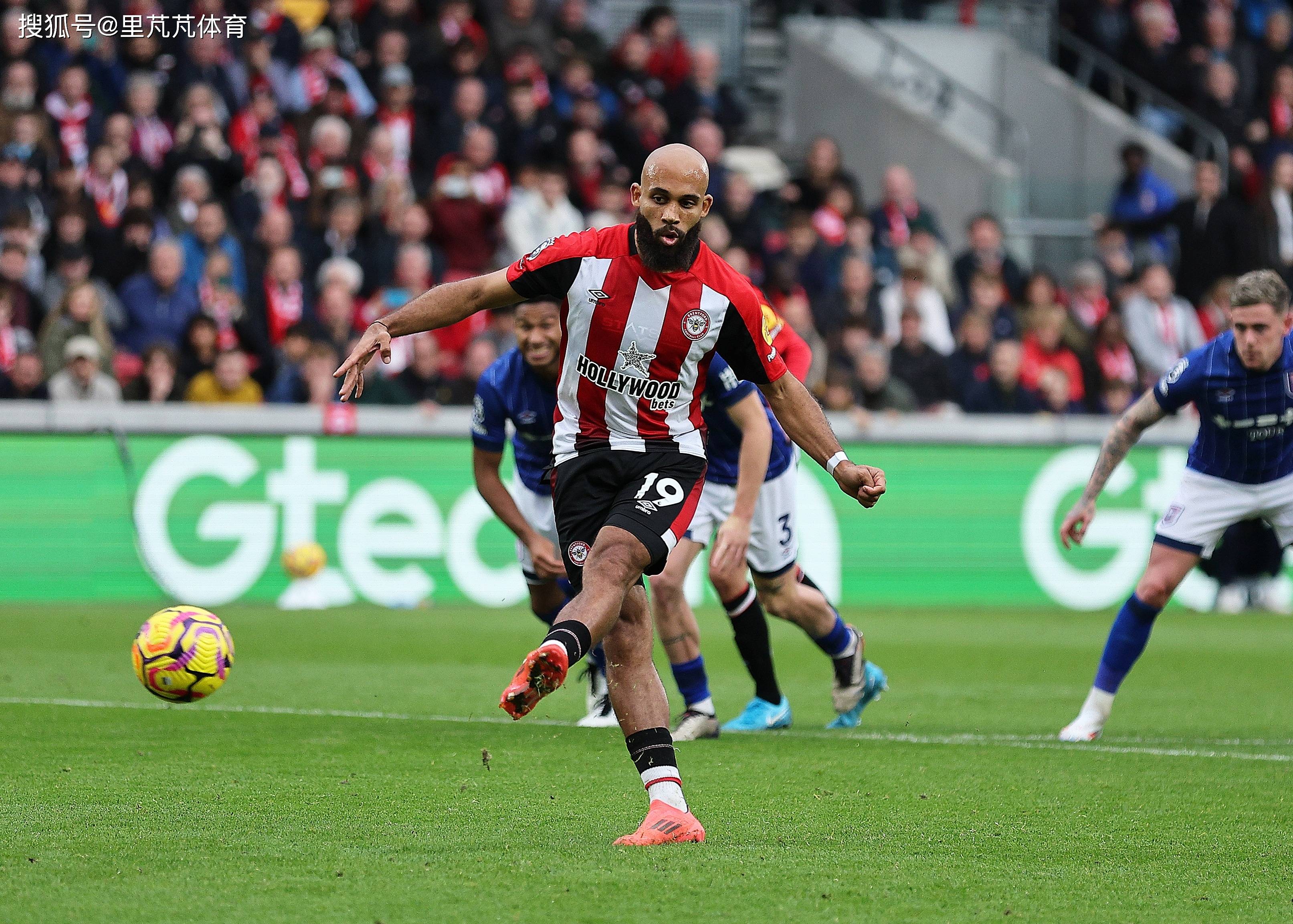乐竞体育-关于英超转会期再迎强敌；曼联完成体检；主帅态度：引发热议；数据趋势出现新变化的信息