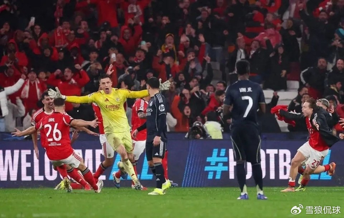 英雄联盟S15赛竞猜-包含清晨莱比锡绝杀压哨：欧联节点到来，气氛紧张，球队文化再被提及的词条